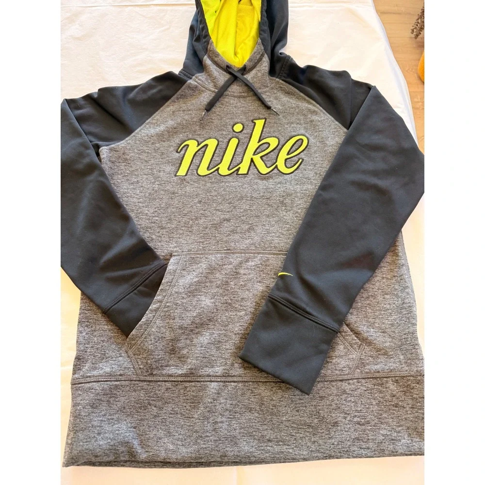 Nike Hoodie Women Medium Grey Black Neon Yellow Good Therma-FIT Pullover